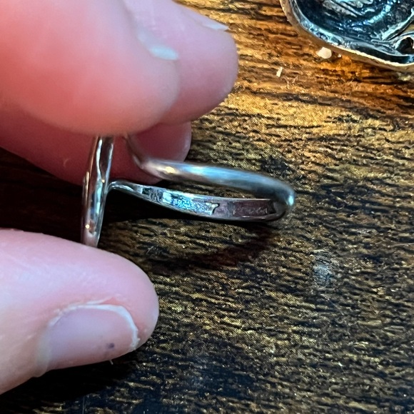 Mixed metal assorted ring lot. - Picture 6 of 6